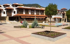 Хотел Етрополия